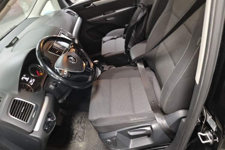 Used Volkswagen Sharan 2018 380TSI Comfort Edition 7-Seater Left Front Seat