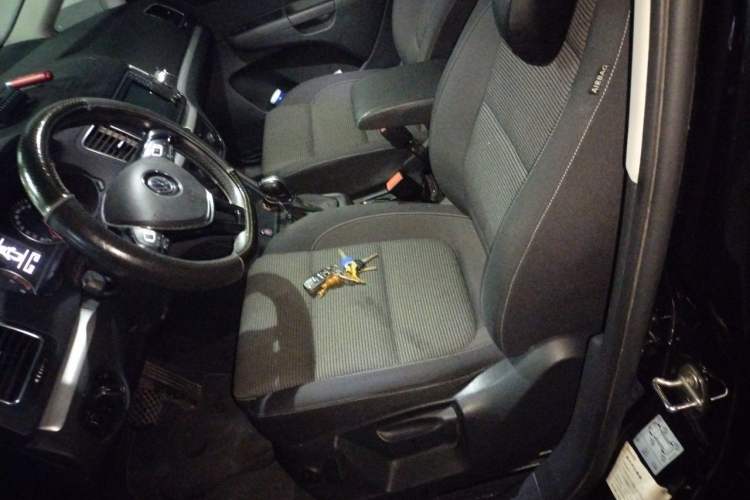 Used Volkswagen Sharan 2018 380TSI Comfort Edition 7-Seater Left Front Seat