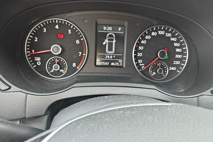 Used Volkswagen Sharan 2018 380TSI Comfort Edition 6-Seater Odometer Close Up