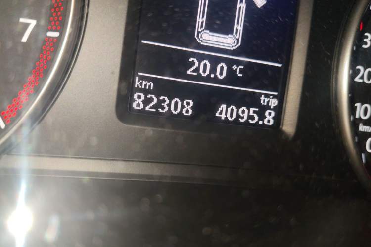Used Volkswagen Sharan 2018 380TSI Comfort Edition 7-Seater Odometer Close Up