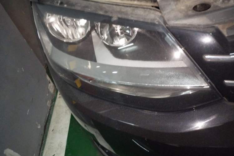 Used Volkswagen Sharan 2018 380TSI Comfort Edition 7-Seater Right Front Headlight
