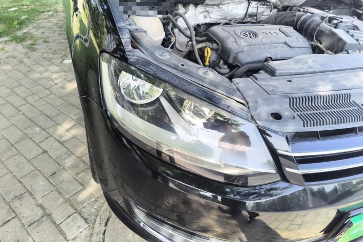 Used Volkswagen Sharan 2018 380TSI Enjoyment Edition Premium 7-Seater Right Front Headlight