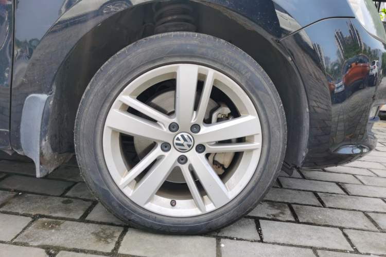 Used Volkswagen Sharan 2018 380TSI Comfort Edition 7-Seater Right Front Wheel Hub