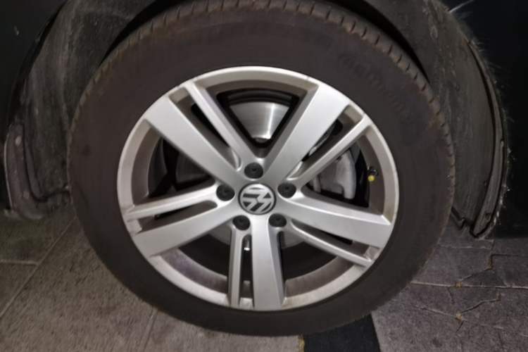 Used Volkswagen Sharan 2018 380TSI Comfort Edition 7-Seater Right Front Wheel Hub