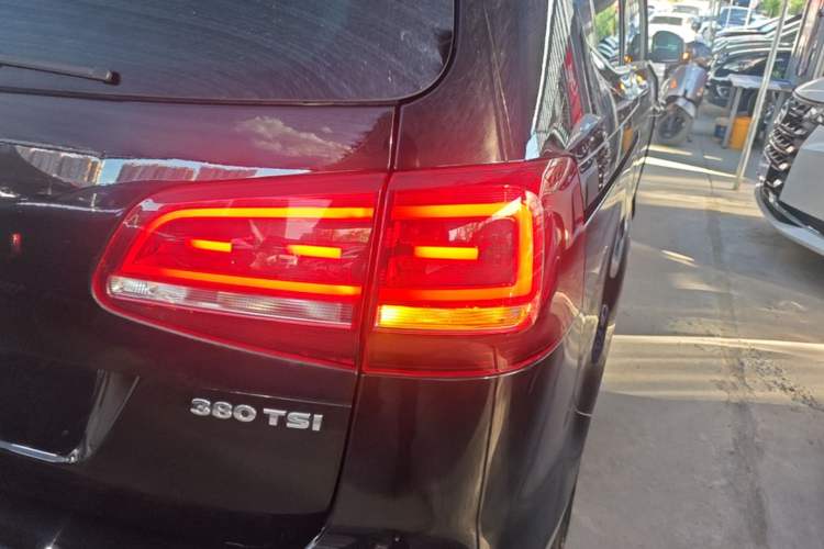 Used Volkswagen Sharan 2018 380TSI Comfort Edition 6-Seater Right Rear Taillight