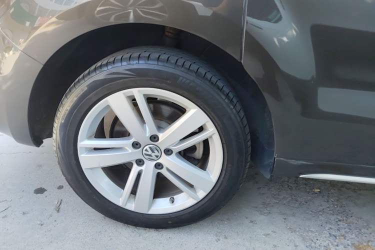 Used Volkswagen Sharan 2018 380TSI Comfort Edition 7-Seater Right Rear Wheel Hub