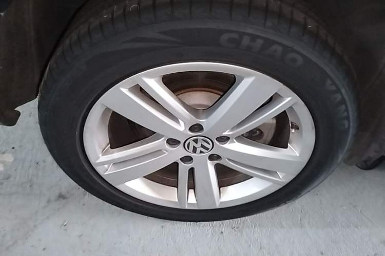 Used Volkswagen Sharan 2018 380TSI Comfort Edition 7-Seater Right Rear Wheel Hub