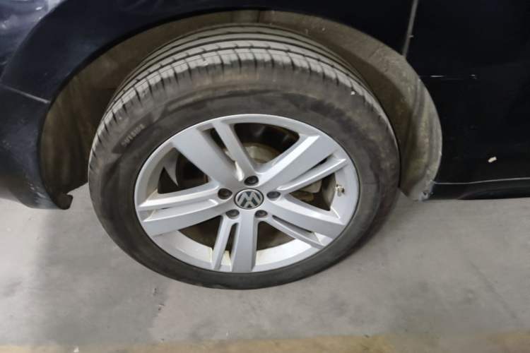 Used Volkswagen Sharan 2018 380TSI Comfort Edition 7-Seater Right Rear Wheel Hub
