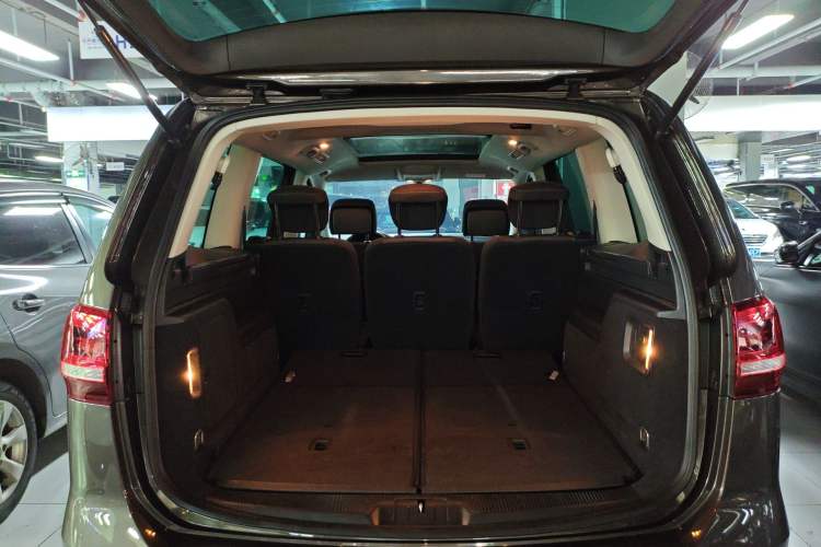 Used Volkswagen Sharan 2018 380TSI Comfort Edition 7-Seater Trunk