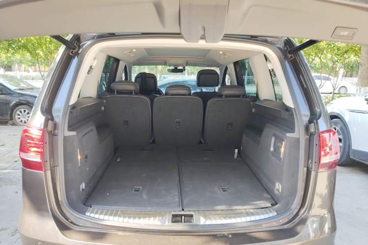 Used Volkswagen Sharan 2018 380TSI Comfort Edition 7-Seater Trunk