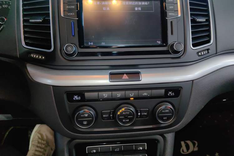 Used Volkswagen Sharan 2018 Revised Version 380TSI Comfort Edition 7-Seater Audio And AC Panel
