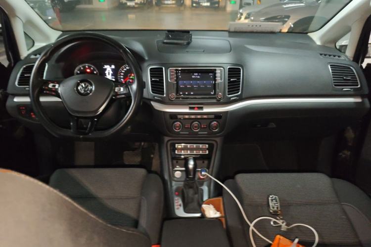 Used Volkswagen Sharan 2018 Revised Version 380TSI Comfort Edition 7-Seater Center Console