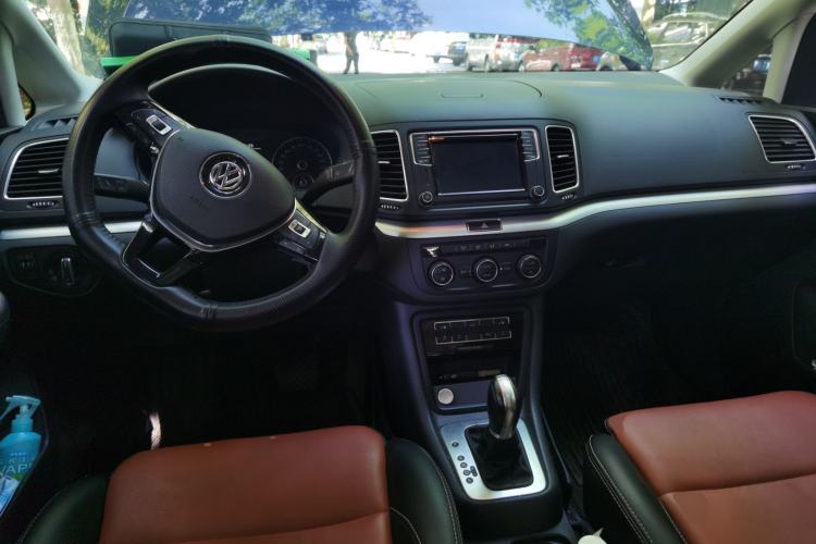 Used Volkswagen Sharan 2018 Revised Version 380TSI Comfort Edition 7-Seater Center Console