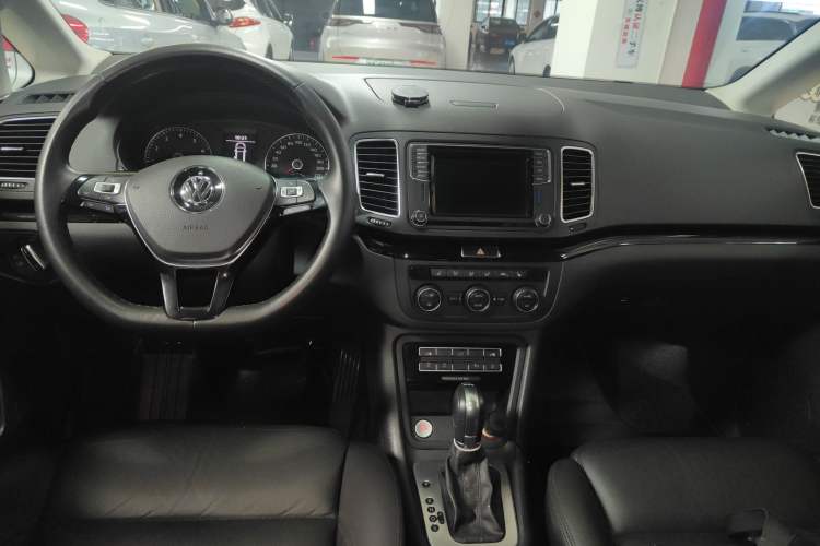 Used Volkswagen Sharan 2018 380TSI Enjoyment Edition Premium 7-Seater Center Console