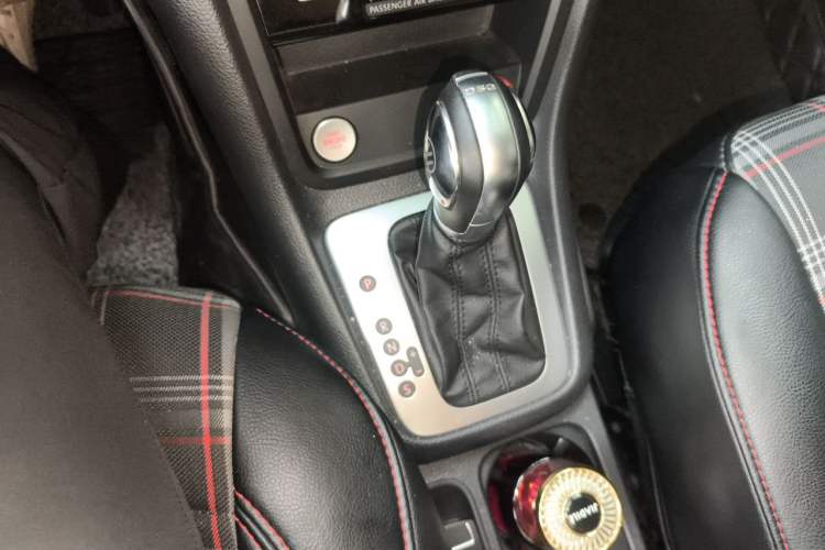 Used Volkswagen Sharan 2018 Revised Version 380TSI Comfort Edition 7-Seater Gear Lever