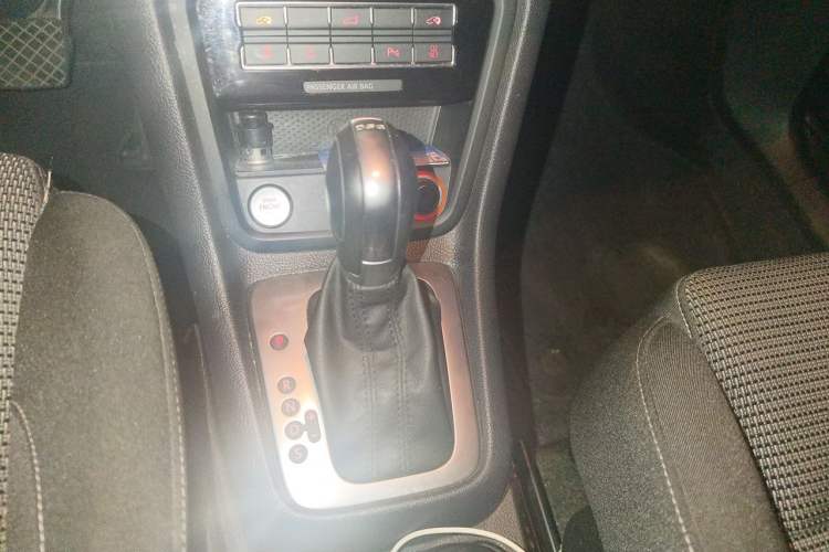 Used Volkswagen Sharan 2018 Revised Version 380TSI Comfort Edition 7-Seater Gear Lever