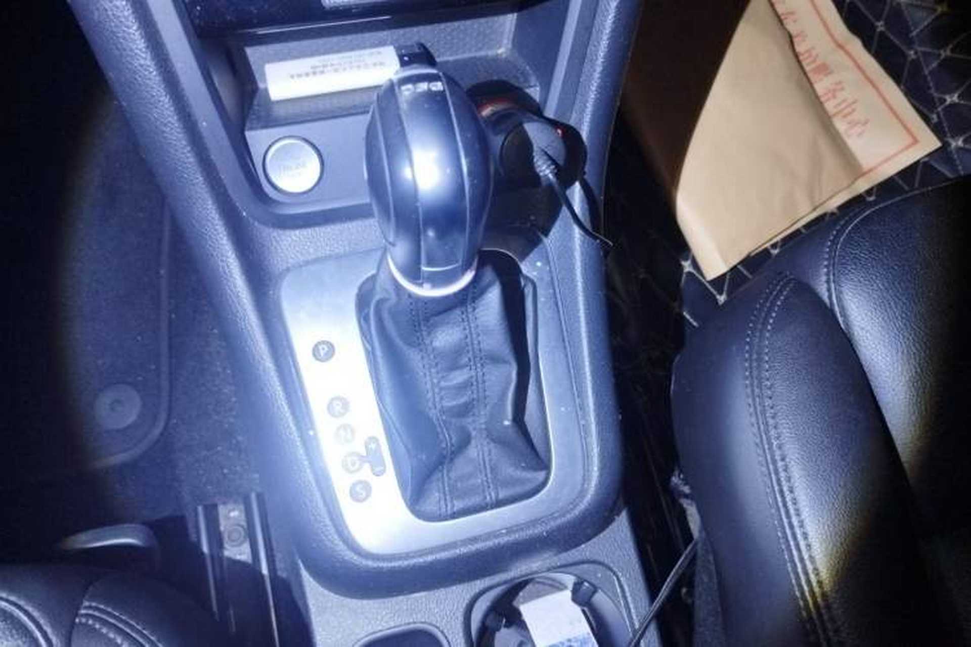 Used Volkswagen Sharan 2018 380TSI Enjoyment Edition Premium 7-Seater Gear Lever