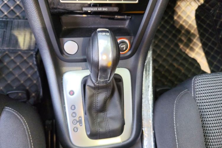 Used Volkswagen Sharan 2018 Revised Version 380TSI Comfort Edition 6-Seater Gear Lever