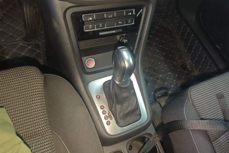 Used Volkswagen Sharan 2018 Revised Version 380TSI Comfort Edition 7-Seater Gear Lever