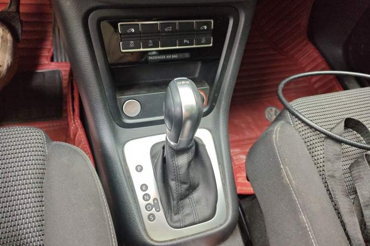 Used Volkswagen Sharan 2018 380TSI Comfort Edition 7-Seater Gear Lever