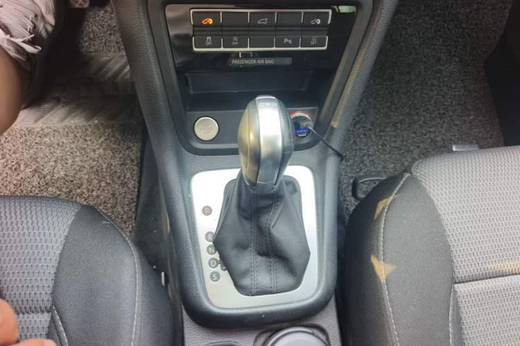 Used Volkswagen Sharan 2018 Revised Version 380TSI Comfort Edition 7-Seater Gear Lever