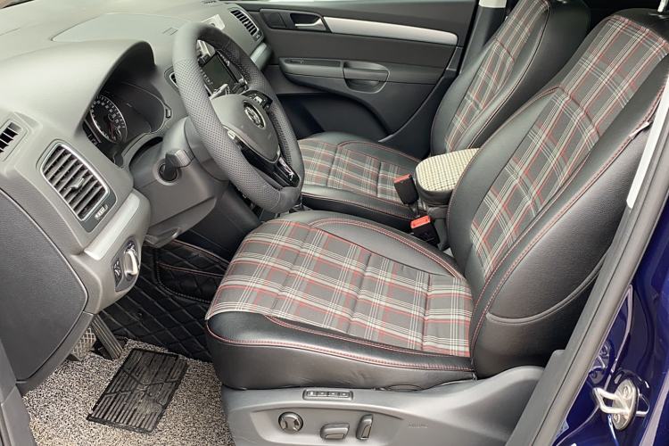 Used Volkswagen Sharan 2018 Revised Version 380TSI Comfort Edition 7-Seater Interior 1
