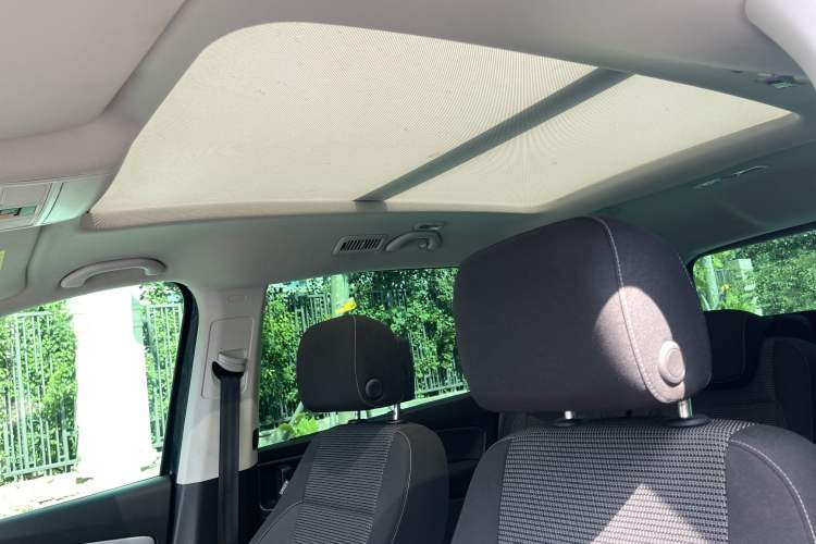 Used Volkswagen Sharan 2018 Revised Version 380TSI Comfort Edition 7-Seater Interior 3