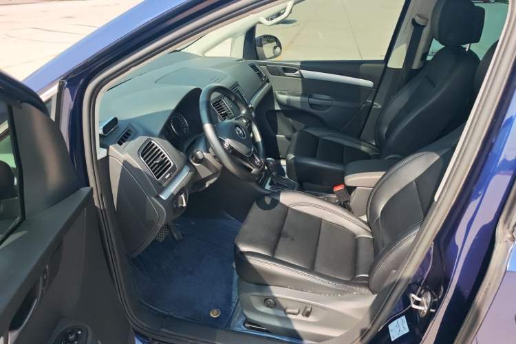 Used Volkswagen Sharan 2018 380TSI Comfort Edition 6-Seater Interior 4