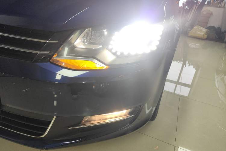 Used Volkswagen Sharan 2018 380TSI Enjoyment Edition Premium 7-Seater Left Front Headlight