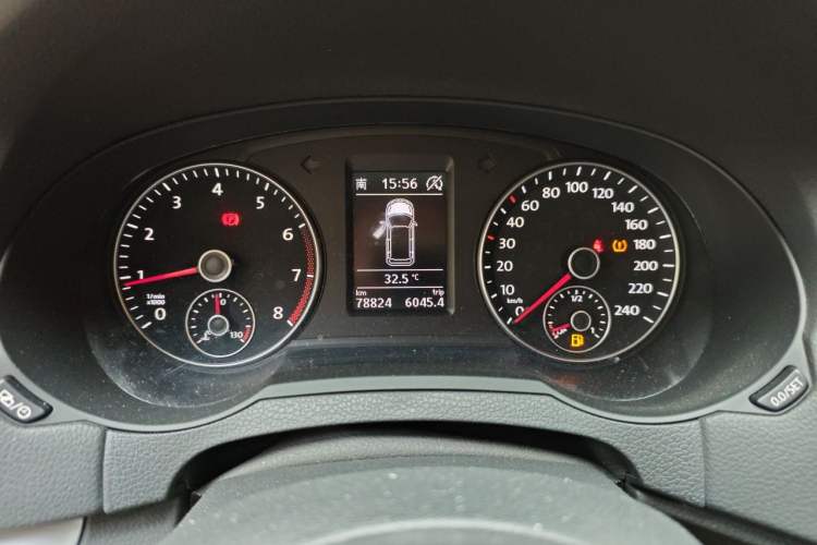 Used Volkswagen Sharan 2018 380TSI Comfort Edition 7-Seater Odometer Close Up