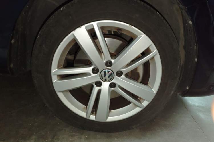 Used Volkswagen Sharan 2018 Revised Version 380TSI Comfort Edition 7-Seater Right Front Wheel Hub