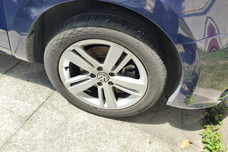 Used Volkswagen Sharan 2018 Revised Version 380TSI Comfort Edition 7-Seater Right Front Wheel Hub