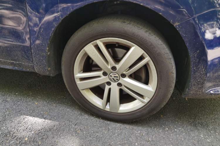 Used Volkswagen Sharan 2018 Revised Version 380TSI Comfort Edition 7-Seater Right Front Wheel Hub