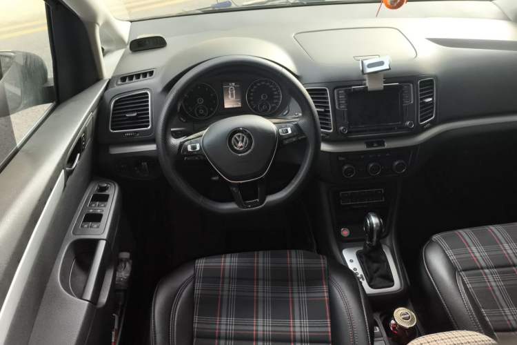 Used Volkswagen Sharan 2018 Revised Version 380TSI Comfort Edition 7-Seater Steering Wheel
