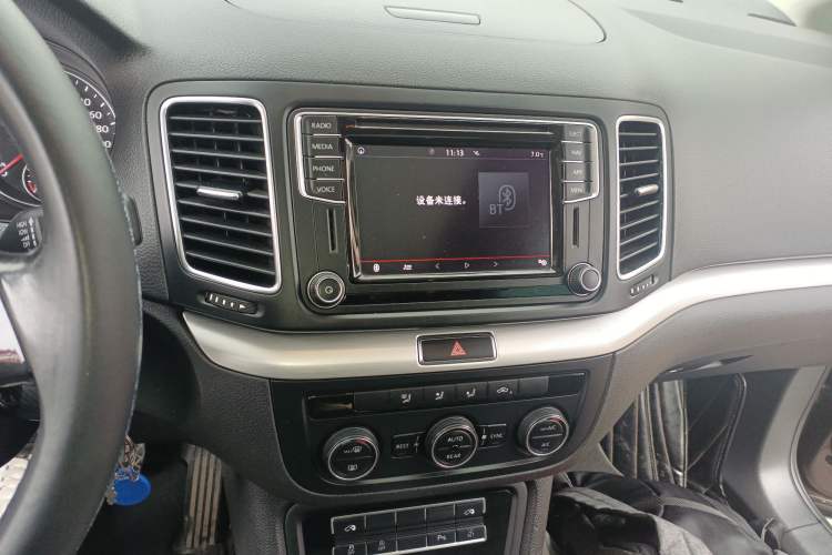 Used Volkswagen Sharan 2018 380TSI Comfort Edition 7-Seater Audio And AC Panel