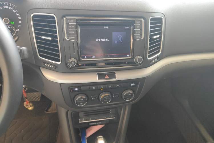 Used Volkswagen Sharan 2018 280TSI Enjoyment Model 7 Seats Audio And AC Panel