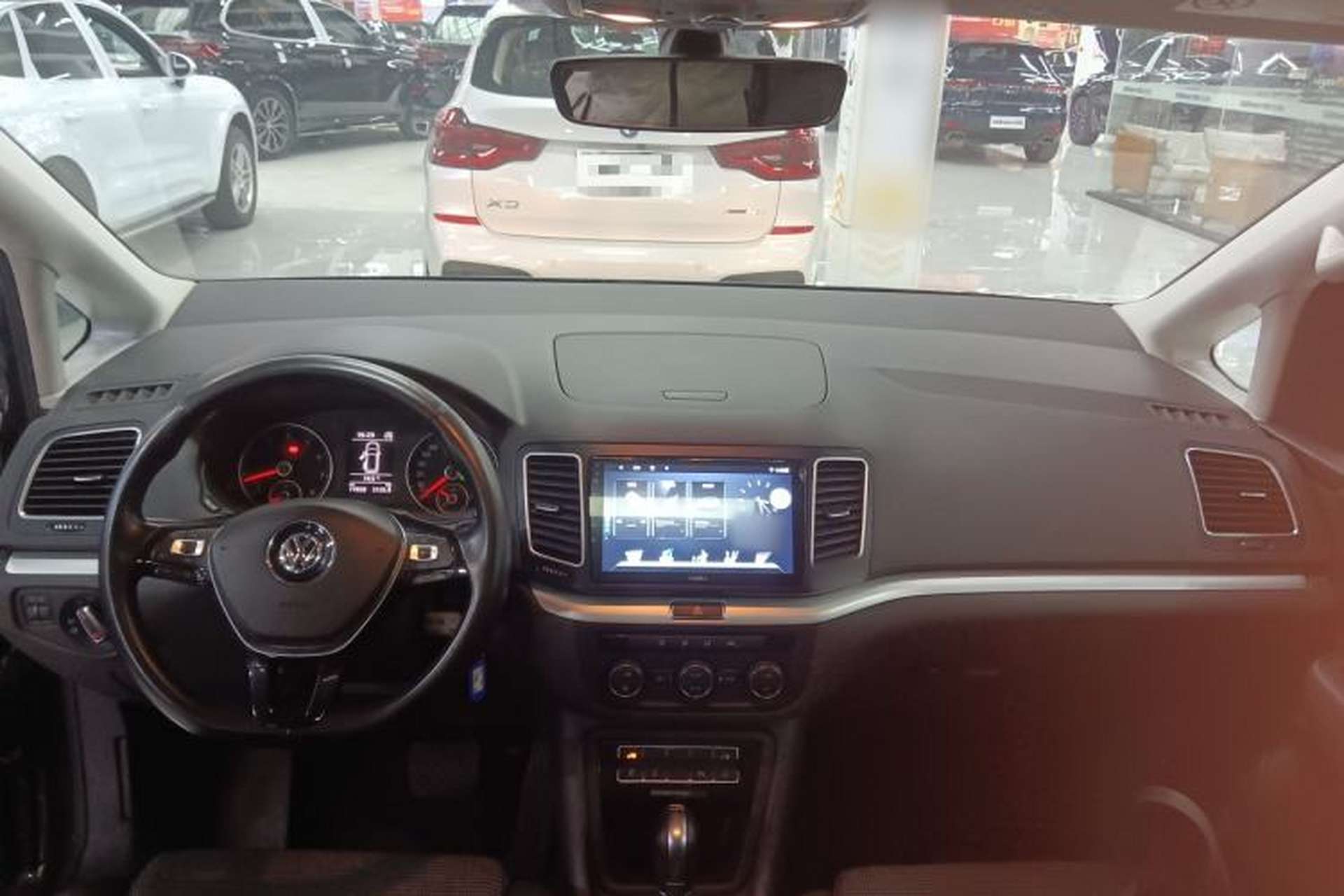 Used Volkswagen Sharan 2018 380TSI Comfort Edition 7-Seater Center Console