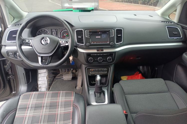 Used Volkswagen Sharan 2018 380TSI Comfort Edition 7-Seater Center Console