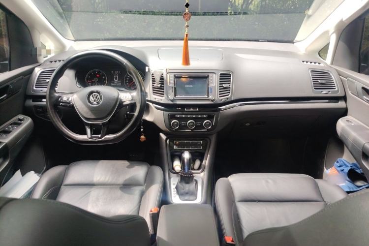 Used Volkswagen Sharan 2018 380TSI Luxury 7-Seater Center Console