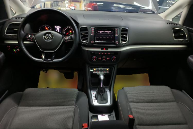 Used Volkswagen Sharan 2018 380TSI Comfort Edition 6-Seater Center Console