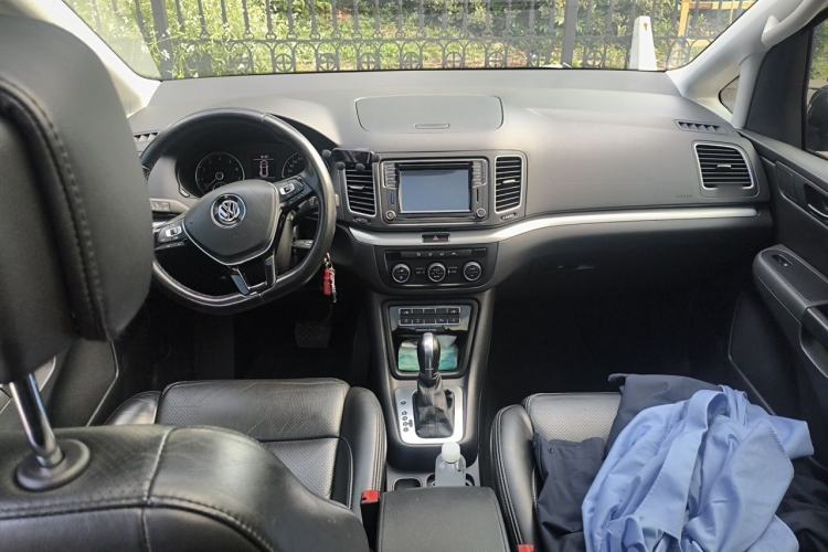 Used Volkswagen Sharan 2018 380TSI Comfort Edition 7-Seater Center Console