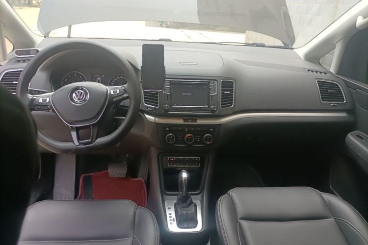 Used Volkswagen Sharan 2018 380TSI Comfort Edition 7-Seater Center Console