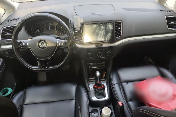 Used Volkswagen Sharan 2018 380TSI Comfort Edition 6-Seater Center Console