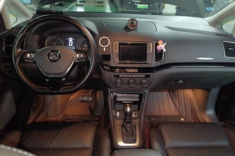 Used Volkswagen Sharan 2018 380TSI Flagship Model 6-Seater Center Console