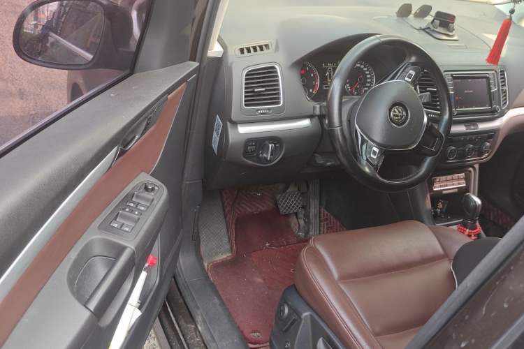 Used Volkswagen Sharan 2018 380TSI Luxury 7-Seater Driver Seat