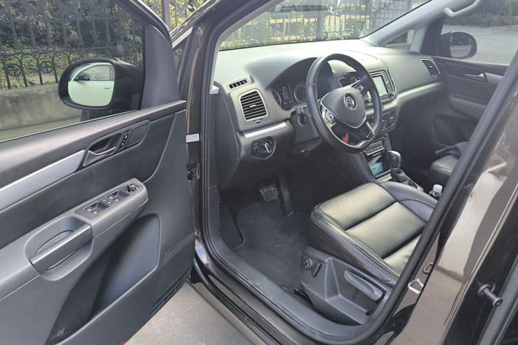 Used Volkswagen Sharan 2018 380TSI Comfort Edition 7-Seater Driver Seat
