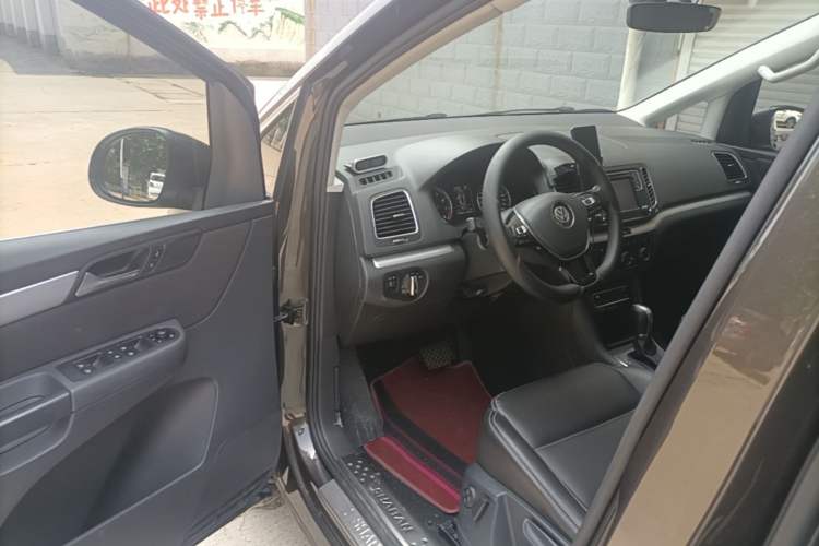 Used Volkswagen Sharan 2018 380TSI Comfort Edition 7-Seater Driver Seat