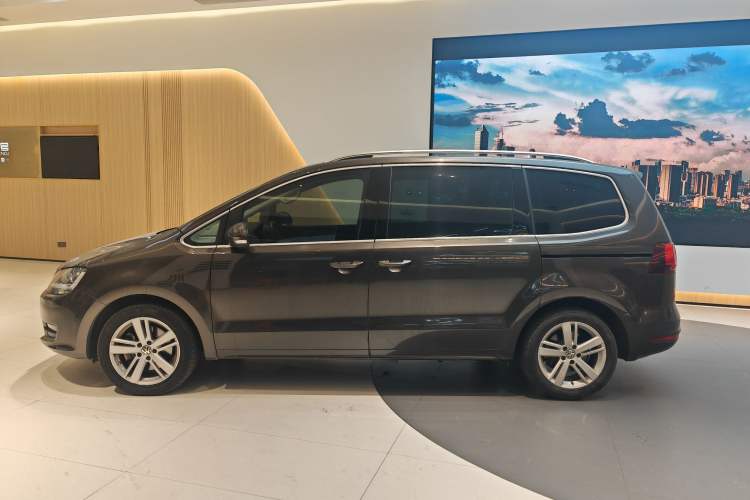 Used Volkswagen Sharan 2018 380TSI Comfort Edition 7-Seater Exterior 3