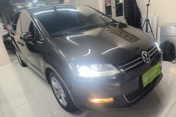 Used Volkswagen Sharan 2018 380TSI Comfort Edition 6-Seater Front Right 45 Deg