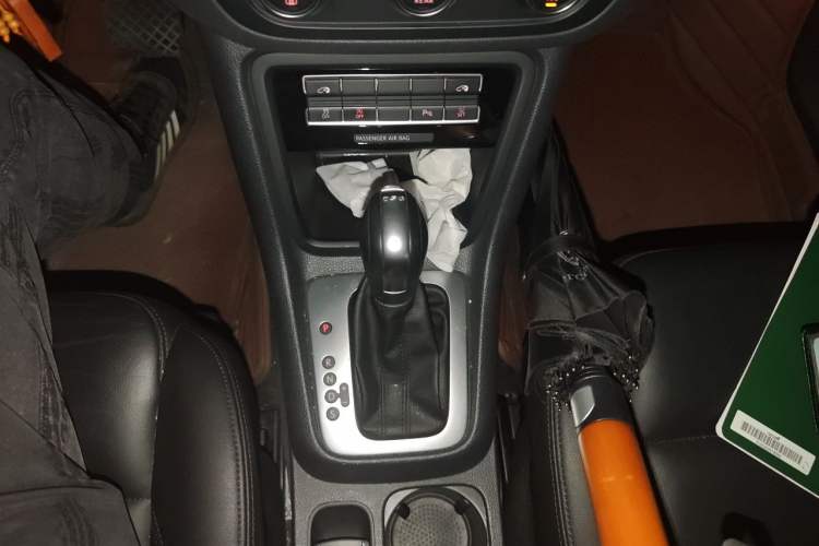 Used Volkswagen Sharan 2018 380TSI Luxury 7-Seater Gear Lever